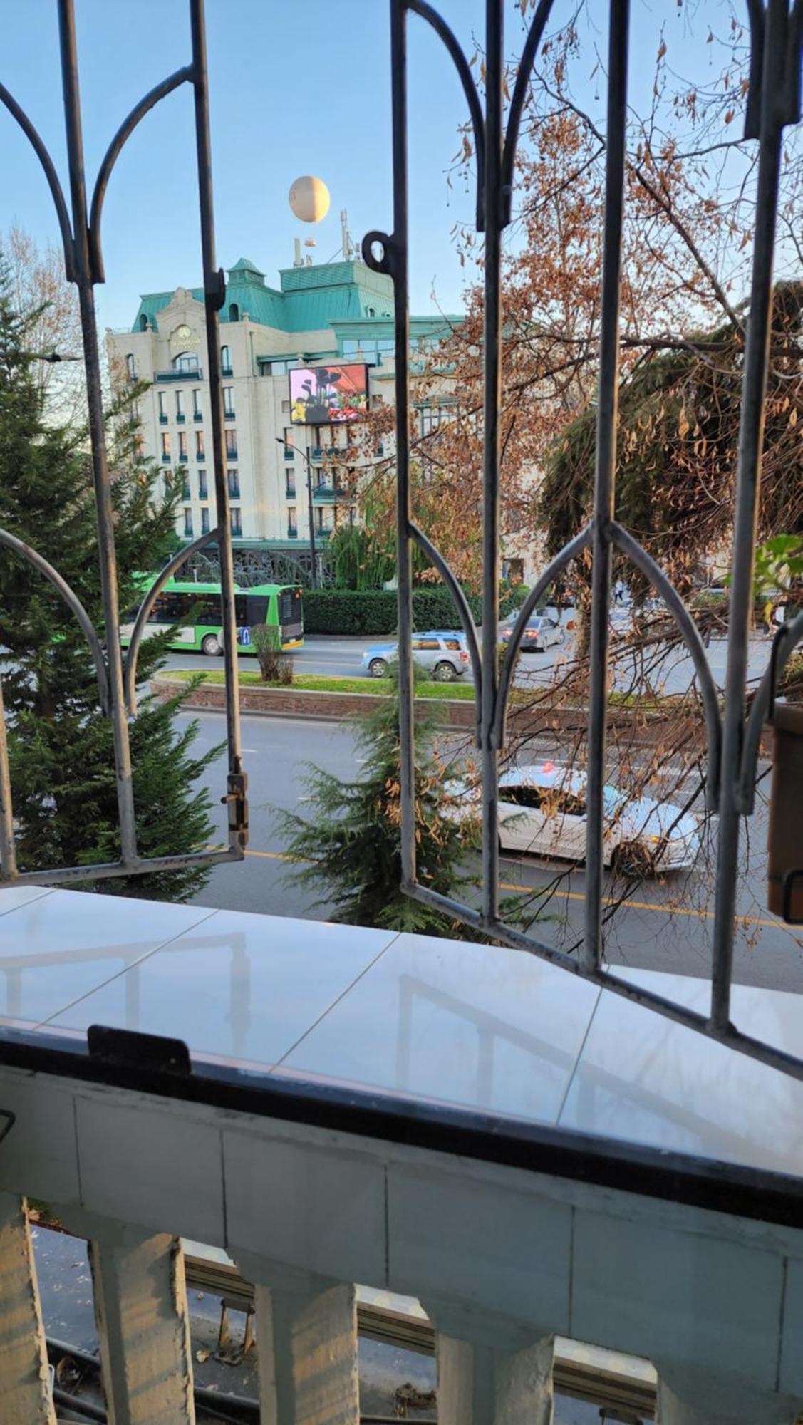 טביליסי Riverside Baratashvili Apartment מראה חיצוני תמונה